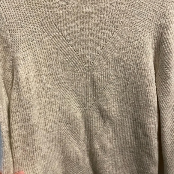 Women’s medium Loft sweater. - Picture 2 of 4